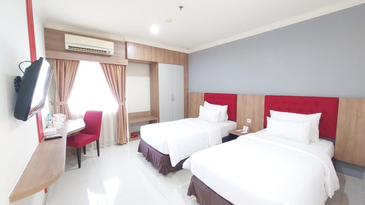 Moritz Hotel Rsab Harapan Kita Jakarta Exterior photo